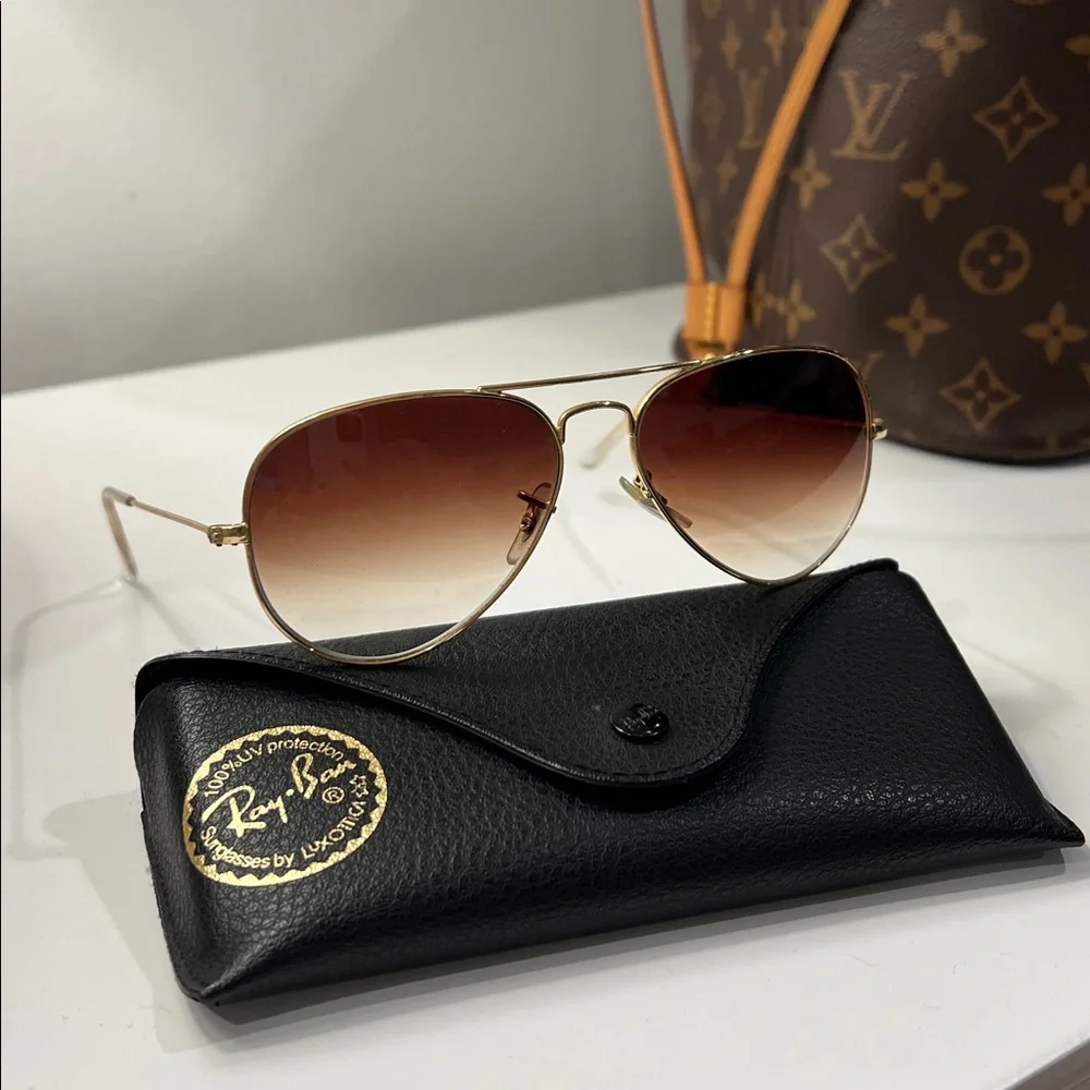 Ray-Ban elegant gold